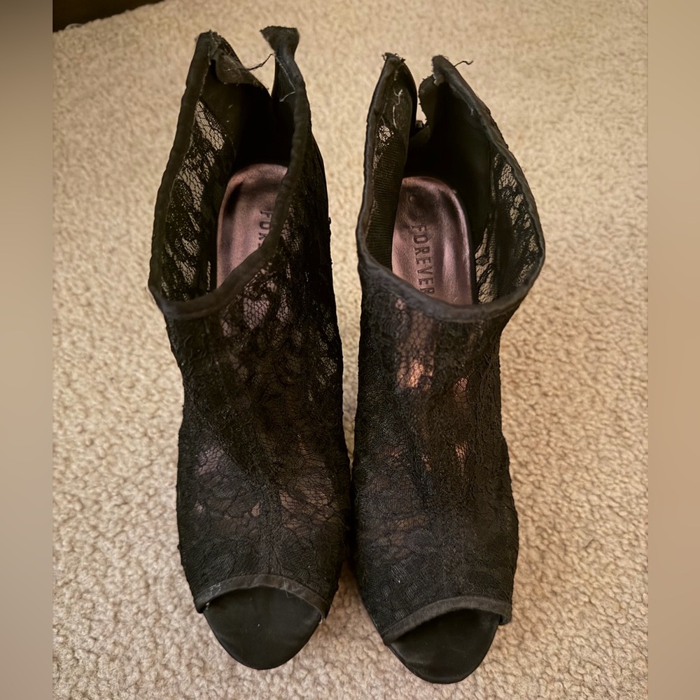 Black Lace Peep Toe Stiletto Heels - Picture 2 of 4